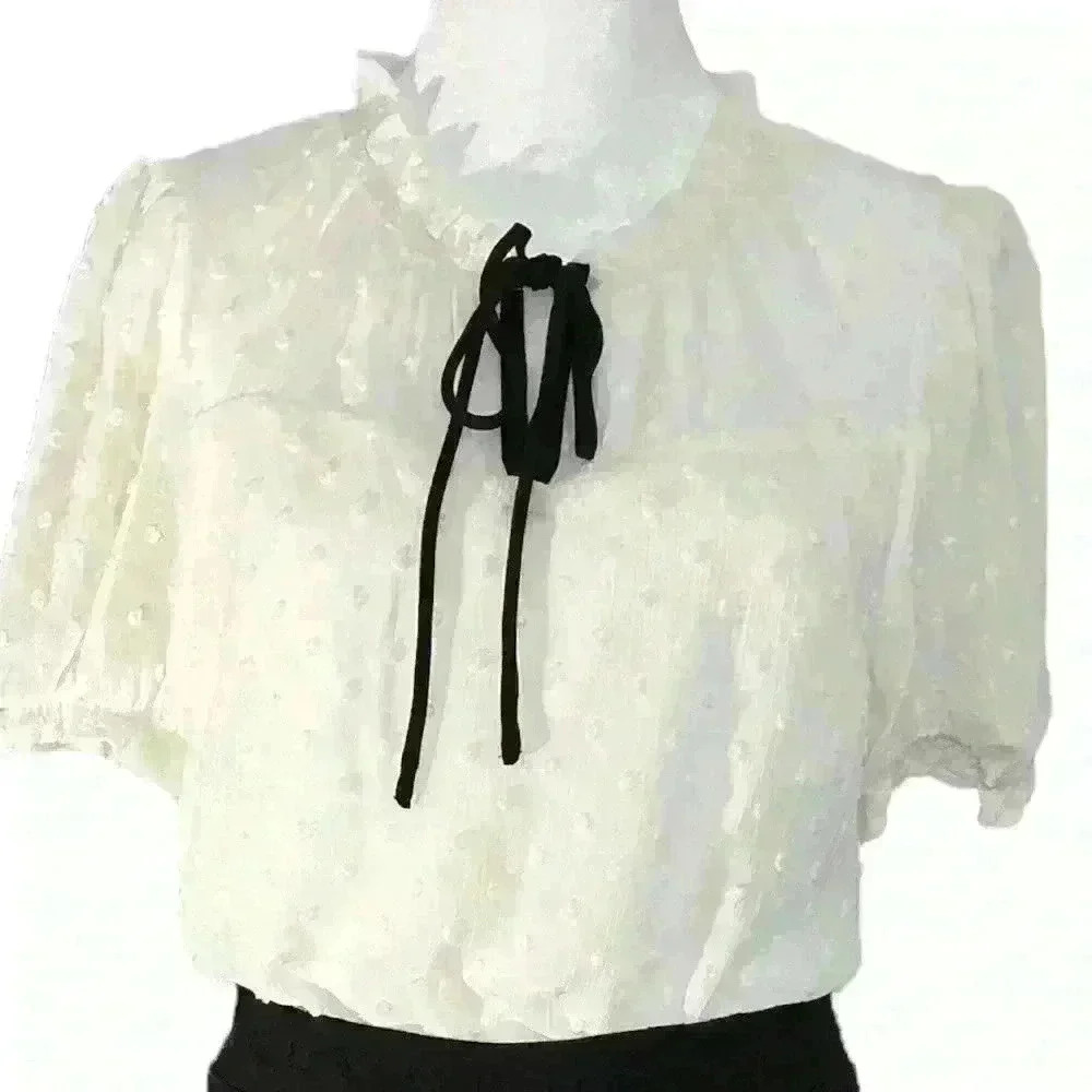 NWT Monteau Los Angeles Keyhole Tie Short Sleeve Swiss Dot Blouse Top. Size M